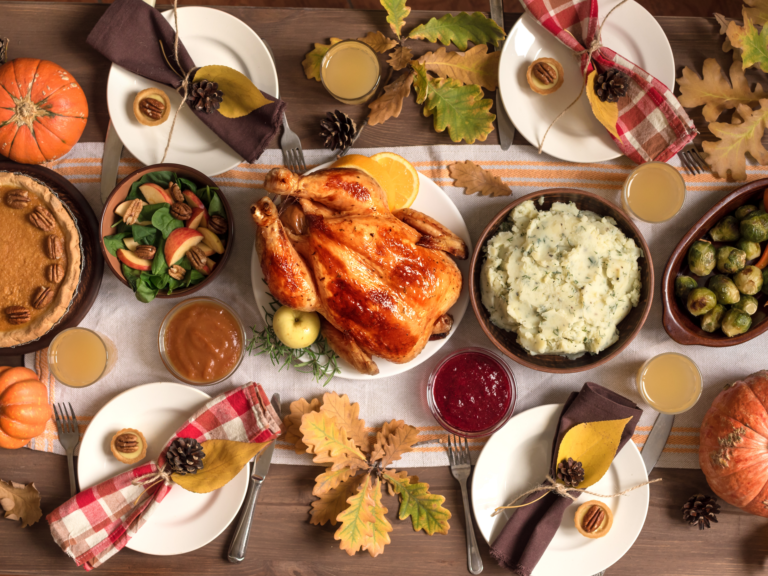 Banner Thanksgiving table